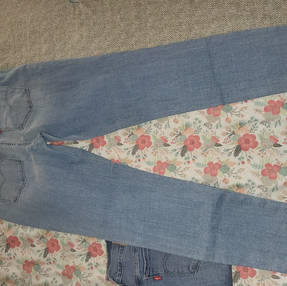 Levi's women's size 10 jeans bundle. - Picture 4 of 10